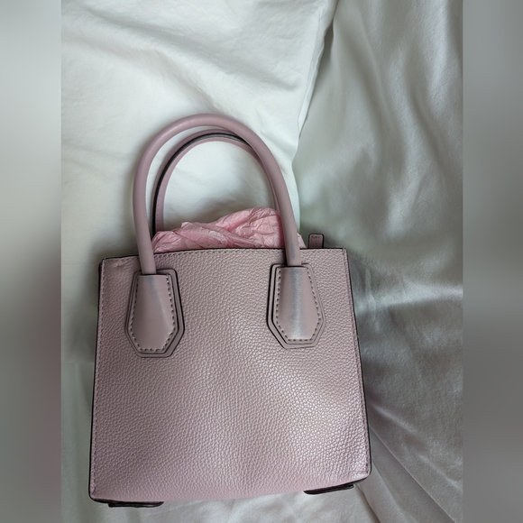 Michael kors mini tote 🩷🖤 Limited time 50🖤🩷 - Picture 5 of 9